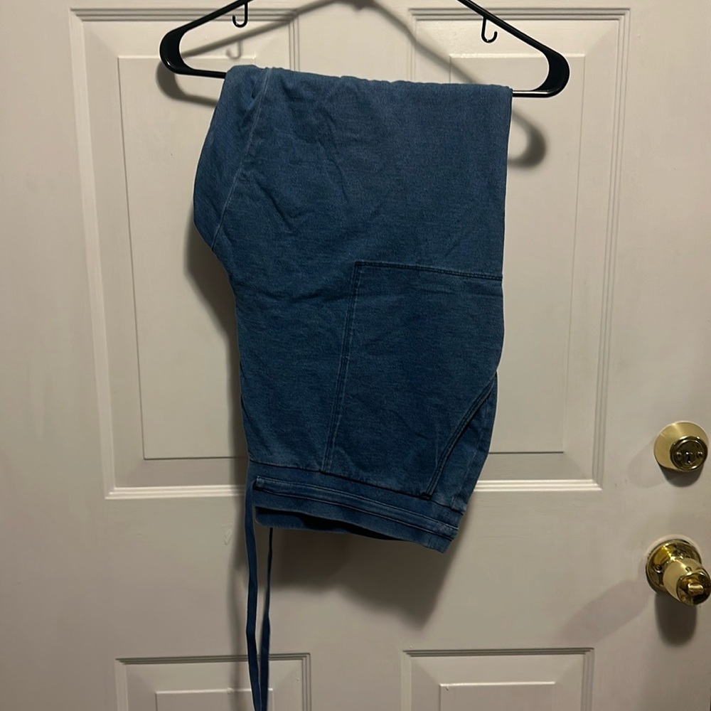J Jill cropped pant. Denim look, soft feel.